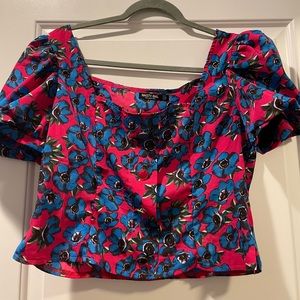 Nasty gal, never worn, puffed sleeves top!